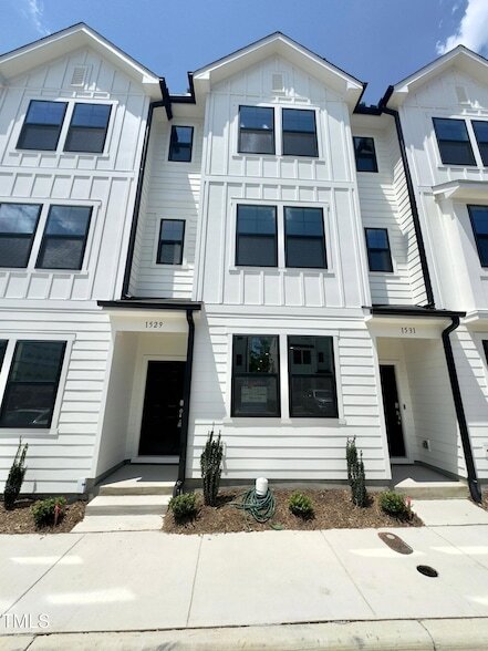 Foto del edificio - 1529 Crescent Townes Wy