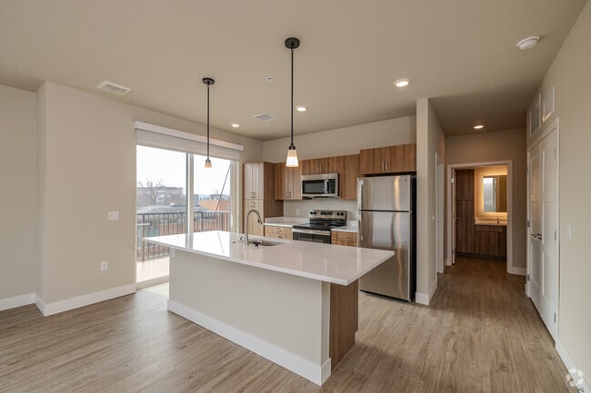 2BR, 2BA - 1,120SF - Kitchen - Yellowstone Apartments