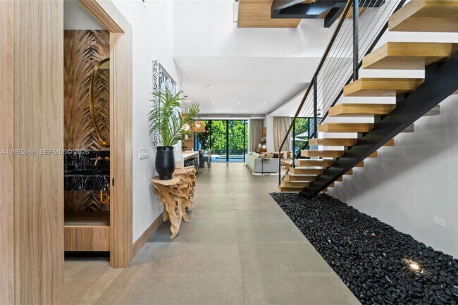 Building Photo - 8625 NE 10th Ave