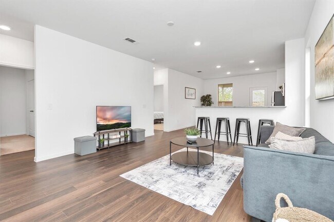 Foto del edificio - 14455 Cedar Ledge Ln