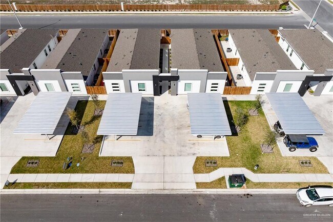 Building Photo - 3400 Ventura Ave