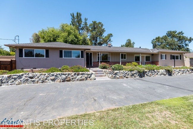 Building Photo - 15611 Kavin Ln