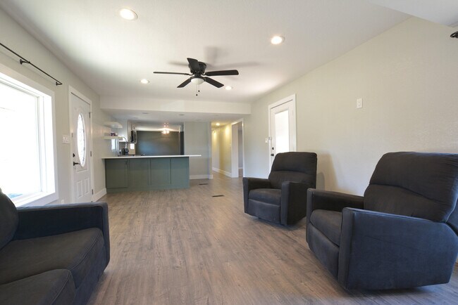 Foto del edificio - 8406 County Rd 6430