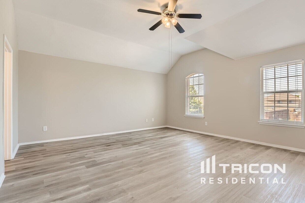 Foto principal - 421 Emerald Creek Dr