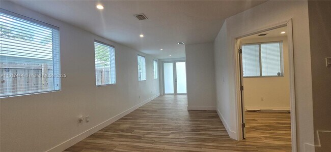 Foto del edificio - 3620 Thomas Ave