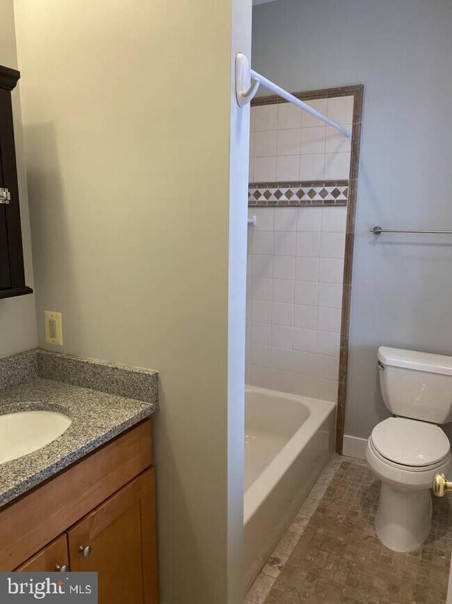 Foto del edificio - 389 Rhode Island Ave NW