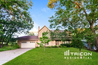 Building Photo - 11885 Evergreen Cir NW