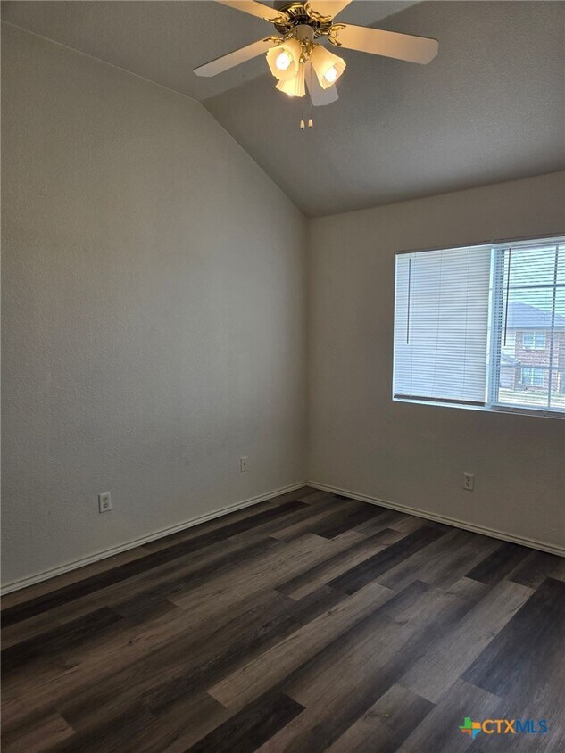 Building Photo - 4400 Sylvia Dr