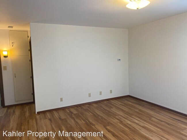 Building Photo - 2 br, 1 bath House - 227 E. Flormann St.