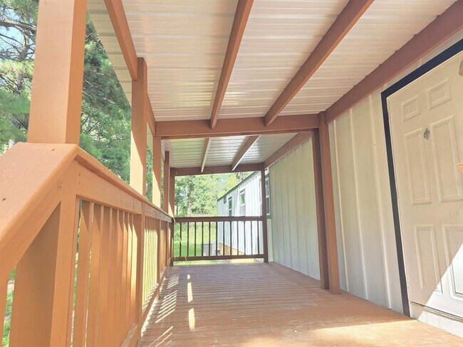Foto del edificio - 5060 Evergreen Forest Ln