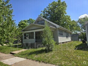 Building Photo - 450 Cutler St