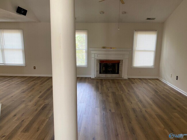 Building Photo - 244 Prairie Dr