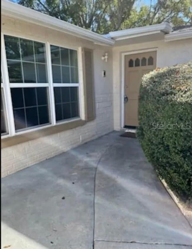 Building Photo - 11010 Tamarix Ave
