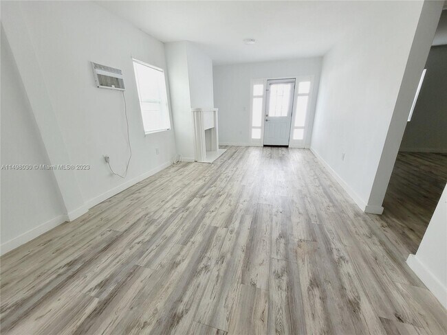 Foto del edificio - 1922 NW 1st St
