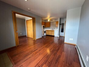 Building Photo - 2711 Mapleton Ave