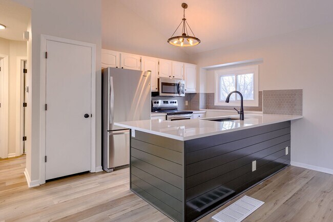 Building Photo - Great home in Millard