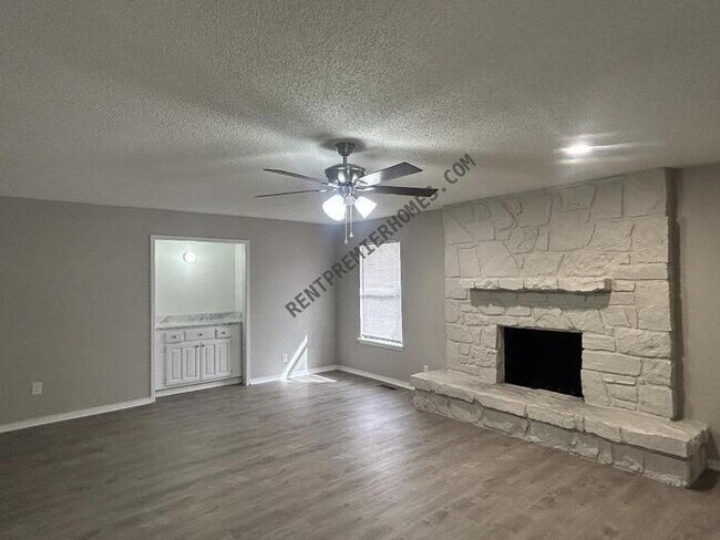 Foto del edificio - 3201 E Oakridge St