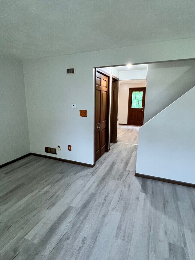 Foto del edificio - 7192 Seymour St NW