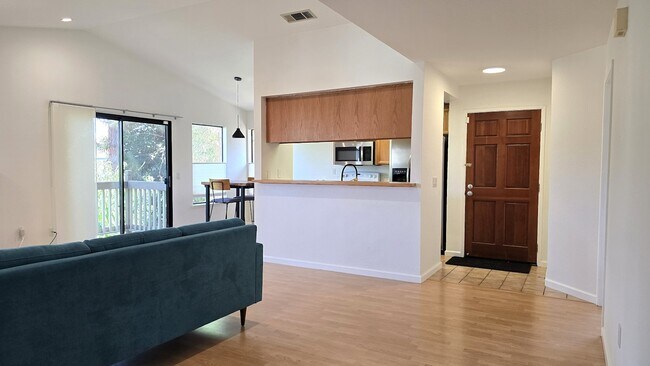 Foto del edificio - 38715 Huntington Cir