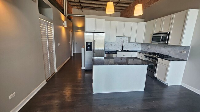 Top of line Kitchen - 2545 S Dearborn St