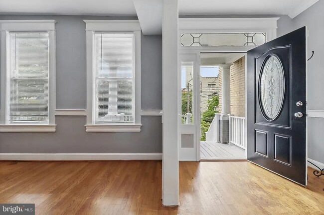 Foto del edificio - 809 Jefferson St NW