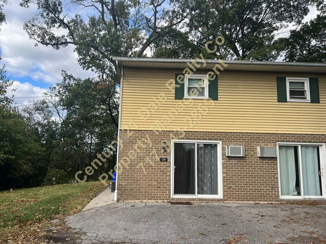Foto principal - 2BR, 1.5 Bath home in Dallastown School Di...