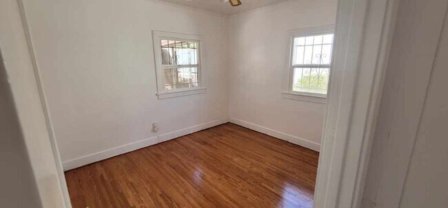Foto del edificio - 1150 W 65th St