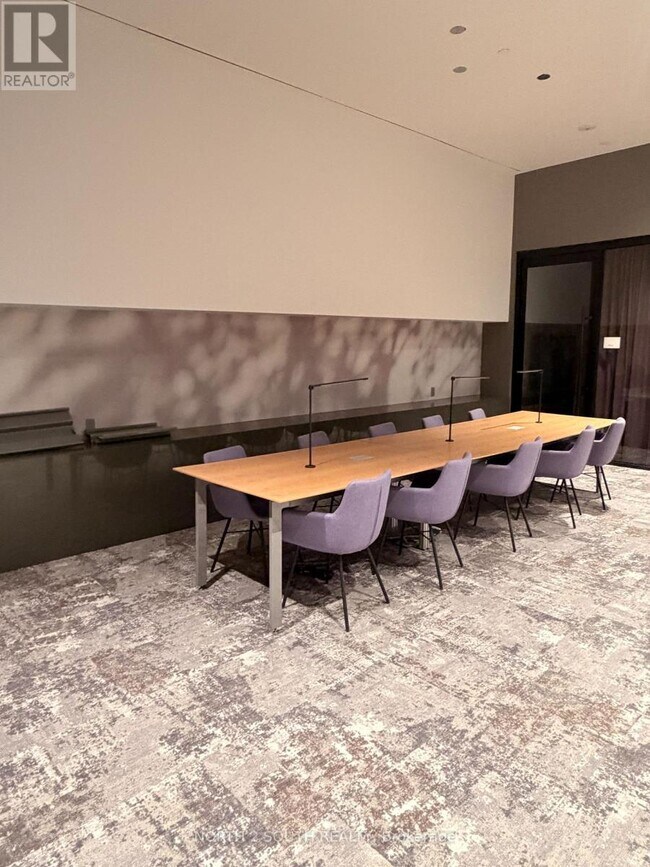 Photo du bâtiment - 1720 Bayview Ave