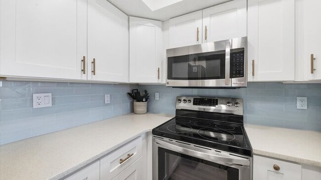 Building Photo - ANC608