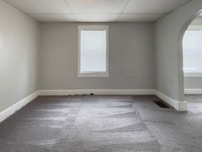 Building Photo - PRELEASING for AUGUST 2024! Wood Flooring