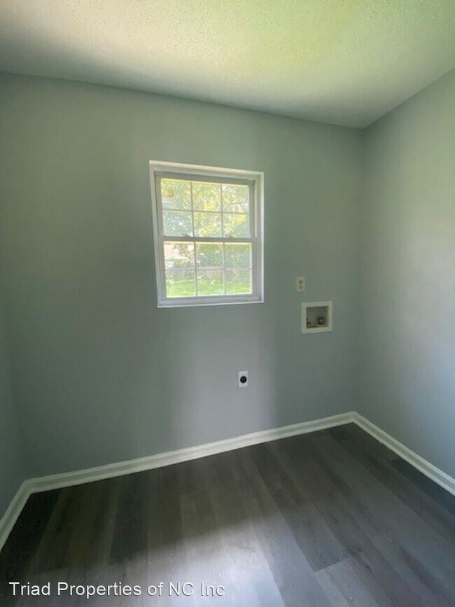 Building Photo - 3 br, 1 bath House - 809 Woodbury St-Chodri
