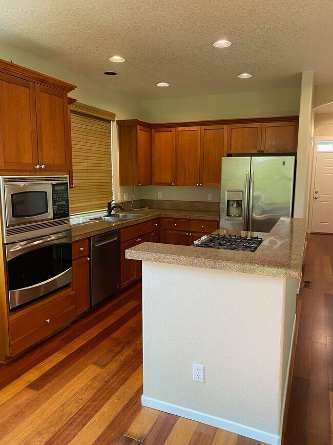 Foto del edificio - 64th Way House