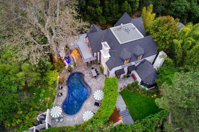 Building Photo - 2050 Laurel Canyon Blvd