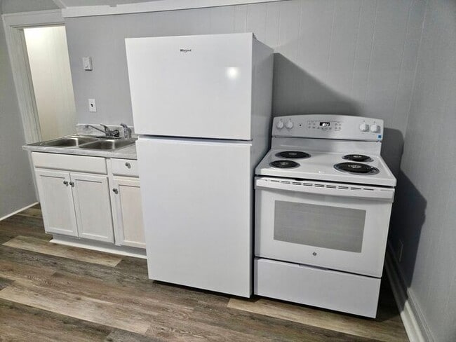 Building Photo - 2nd Floor 1 bedroom Apartment Niles