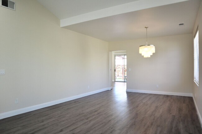 Foto del edificio - Luxurious 3-bedroom home - beautiful, must...