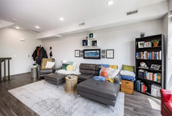 Photo - 527 S Dubuque St House