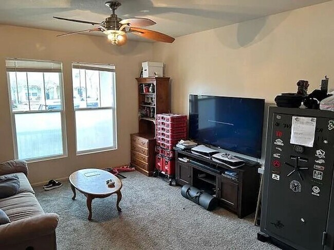 Foto del edificio - 3 Bed | 2.5 Bath Townhome In School District #2