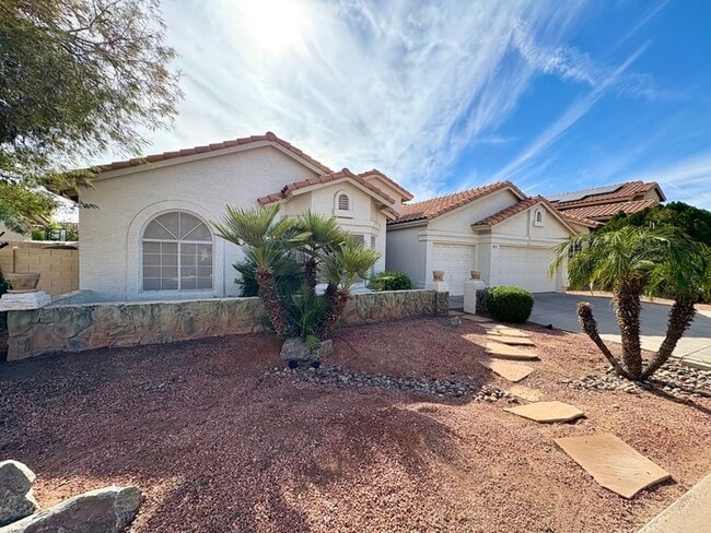 Building Photo - 1727 W Oakland St