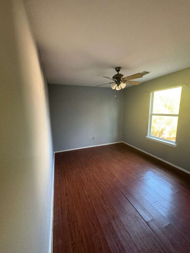 Building Photo - BREATHTAKING HOME!! VERY BEAUTIFUL IT WONT DISAPPOINT!