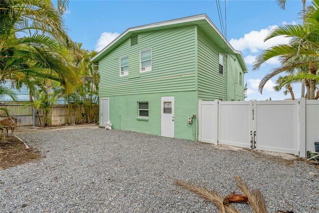 Foto del edificio - 8441 Bayshore Dr