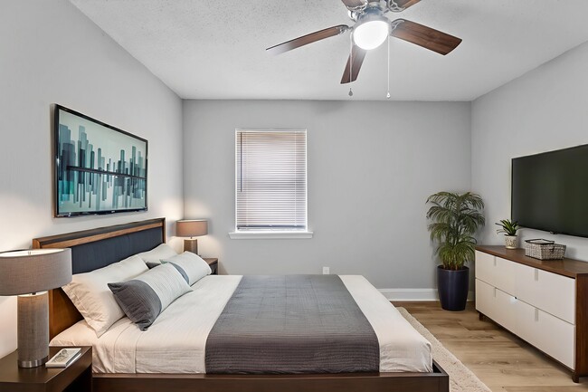 Building Photo - Pineview Apartments