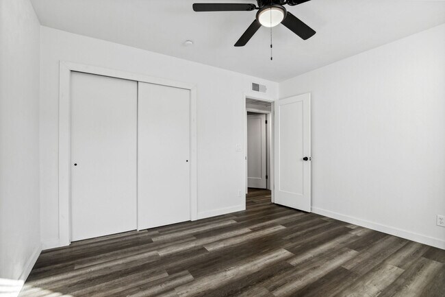 Foto del edificio - 1227 W 4th St