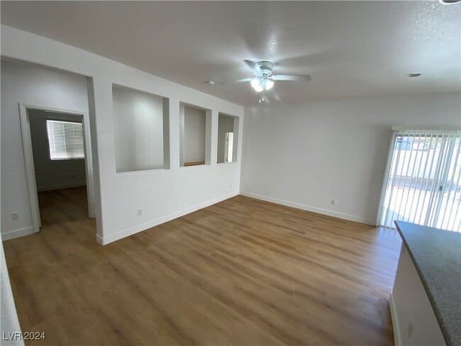 Building Photo - 5121 1st Sun St