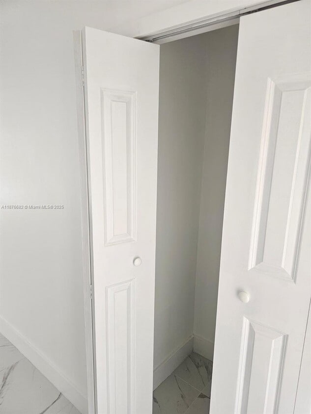 Primary Photo - 3430 NW 52nd Ave