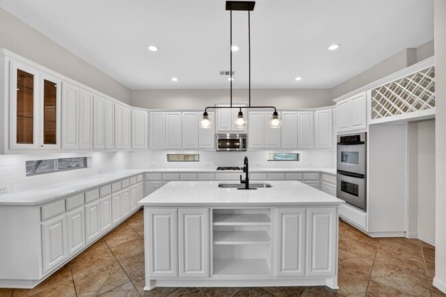 Building Photo - 4004 Buckhaven Cove
