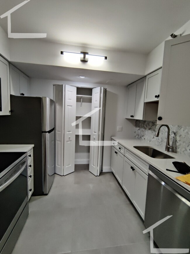 Foto del edificio - 1731 Beacon St