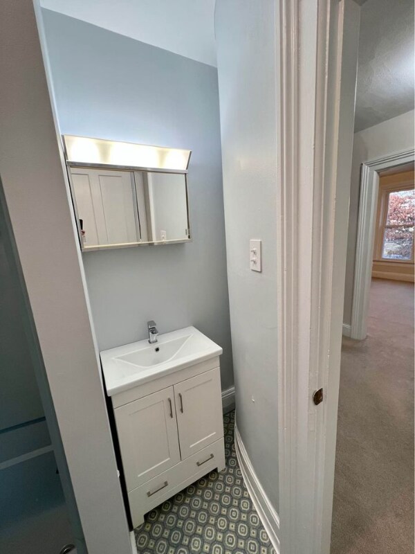 Foto del edificio - 101 W Russell St