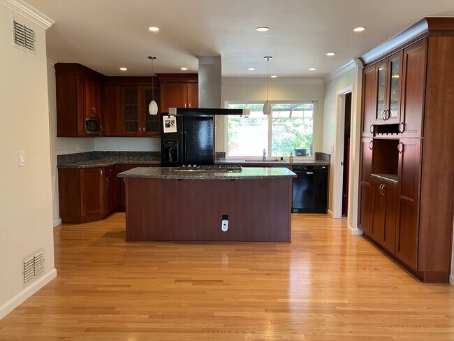 Foto del edificio - Beautiful 3 Bedroom Home with Great Schools!