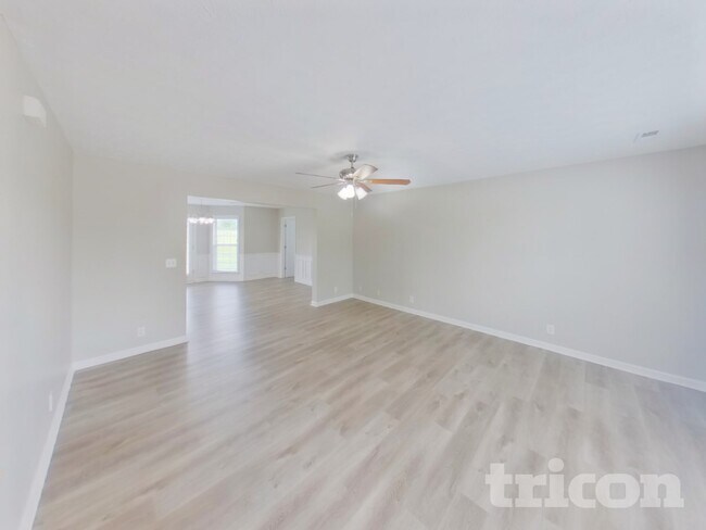 Foto del edificio - 713 Crescent Rd