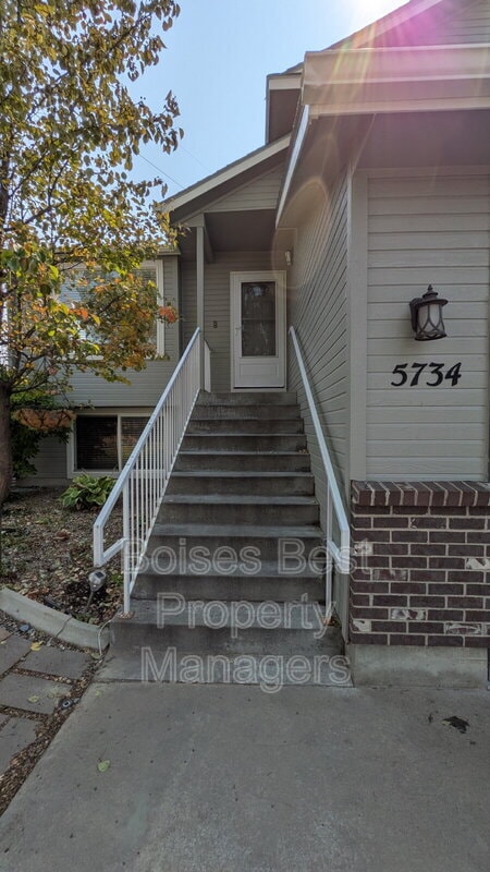 Foto del edificio - 5734 S Hollyhock Pl